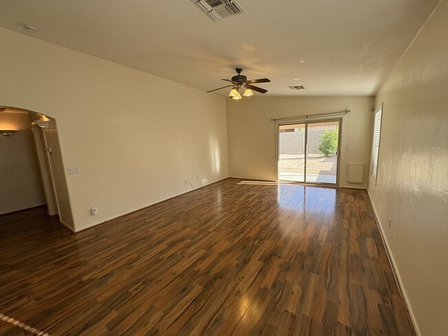 Building Photo - Vail School District 3 bedroom two bath