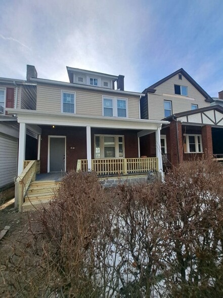 Primary Photo - 410 Alice St
