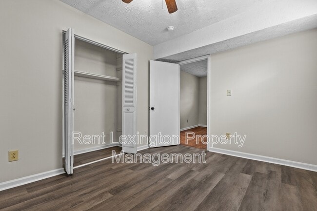 Building Photo - 3609 Sundart Dr