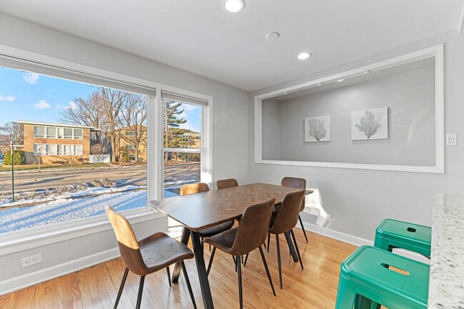 Building Photo - 3457 Main St