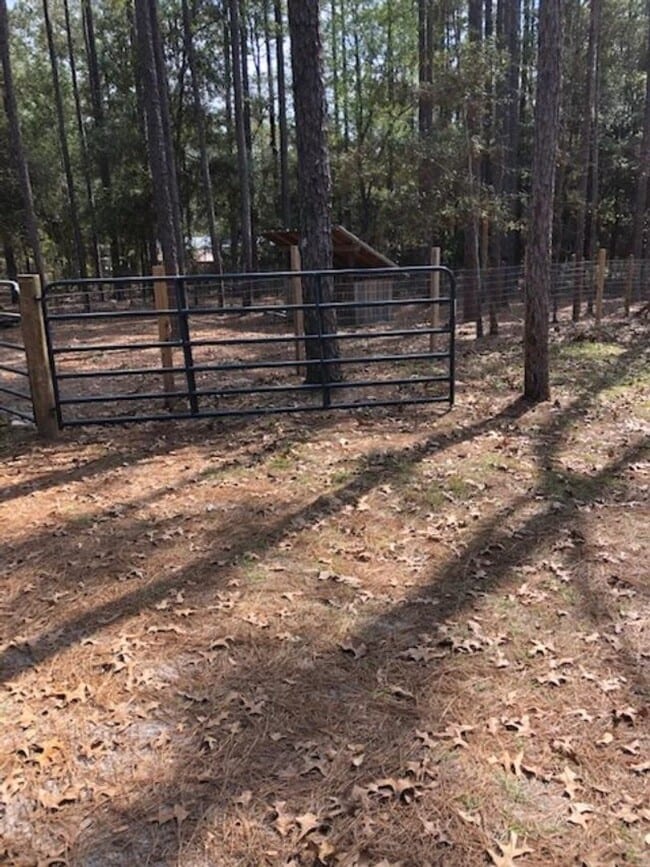 Building Photo - 2 BEDROOM 2 BATH MOBILE ON 2.21 ACRES IN LAKE TROPICANA RANCHETTES