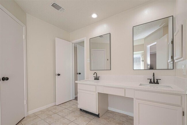 Building Photo - 416 Heatherwood Ct
