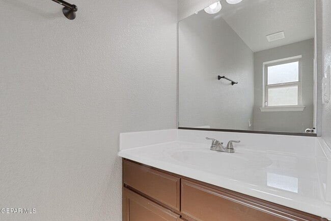 Building Photo - 363 Duskwood St