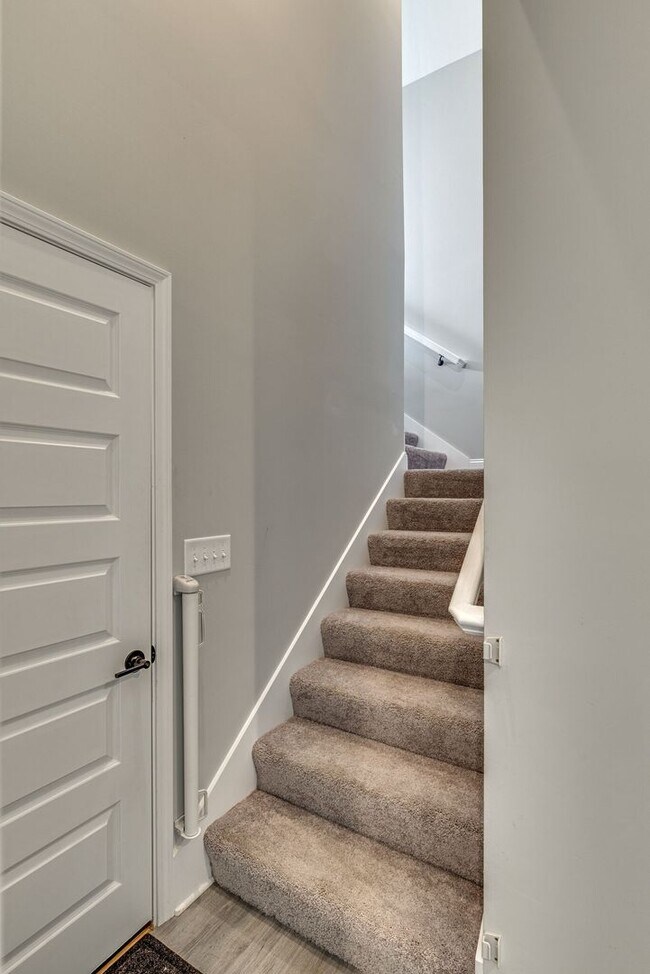 Building Photo - 207 Jesse Dr