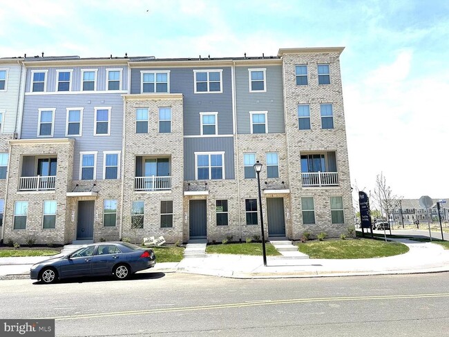 Building Photo - 24161 Pissarro Dr