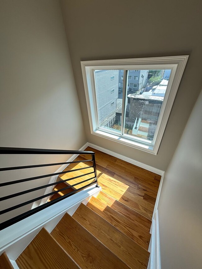 Building Photo - Gorgeous 4 Bedroom house with Three Roof-D...