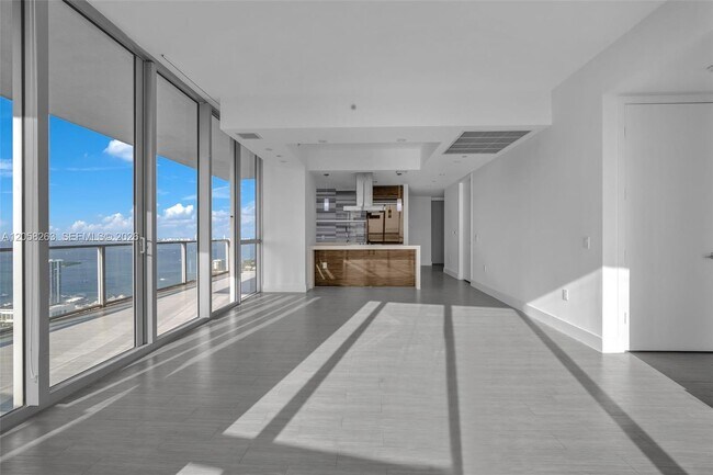 Building Photo - 1100 Biscayne Blvd