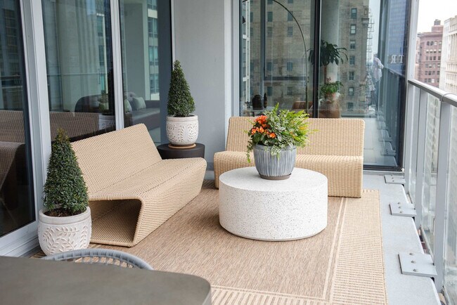 Building Photo - 60 E Randolph St