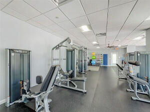 Building Photo - 405 N Ocean Blvd