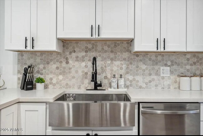 Building Photo - 8302 E Windsor Ave