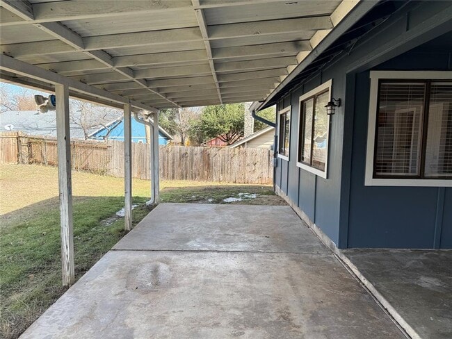 Building Photo - 10008 Barrington Cove