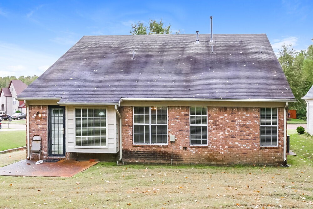 Building Photo - 4941 Wemberley Dr