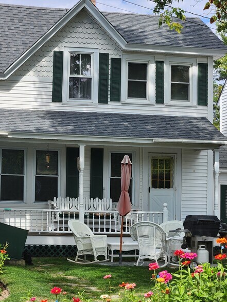 Kitchen,livingroom and porch - 11 McKinley St
