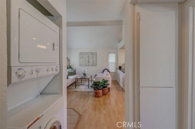 Building Photo - 2 Aruba St