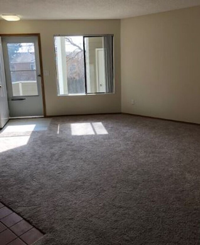 Building Photo - 2 BR/1BA | Fresh and Clean Unit | Front Patio| Fireplace in living room!