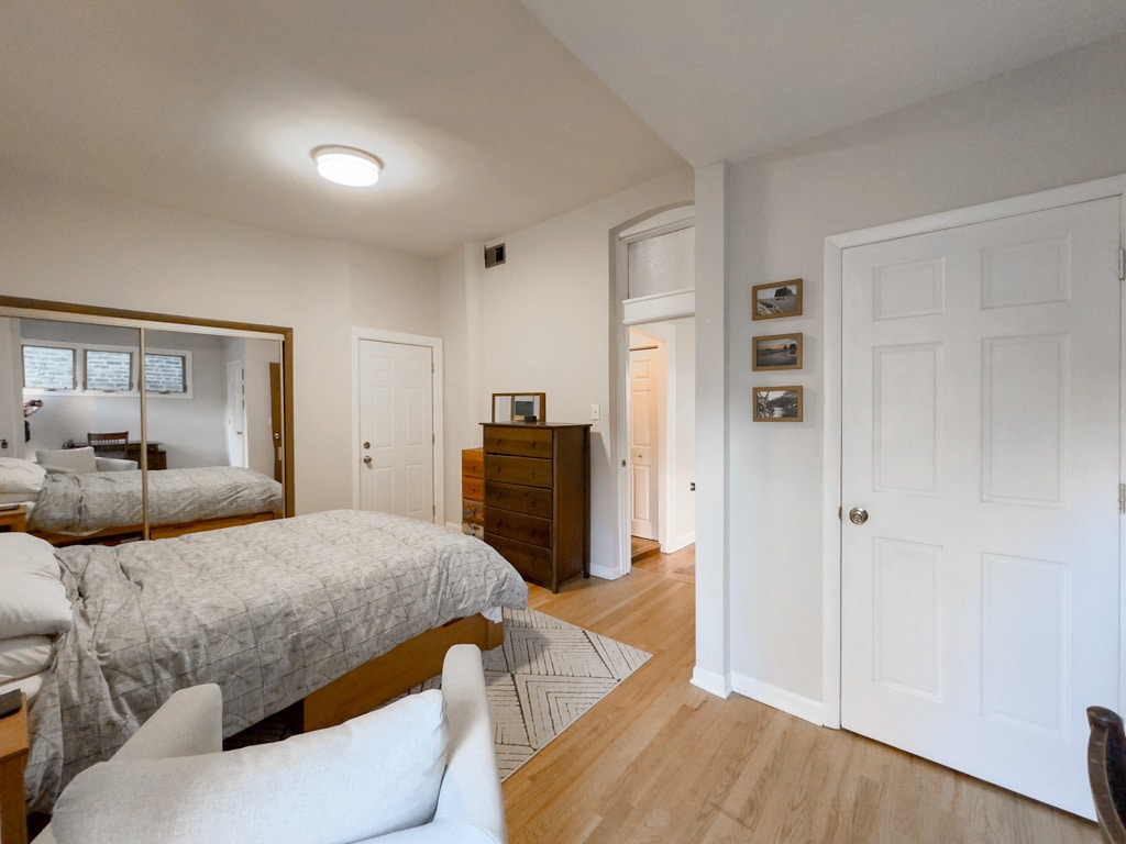 Building Photo - 2136 N Clifton Ave