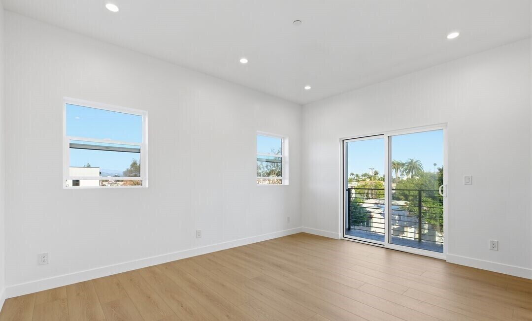 Building Photo - 2835 S Redondo Blvd