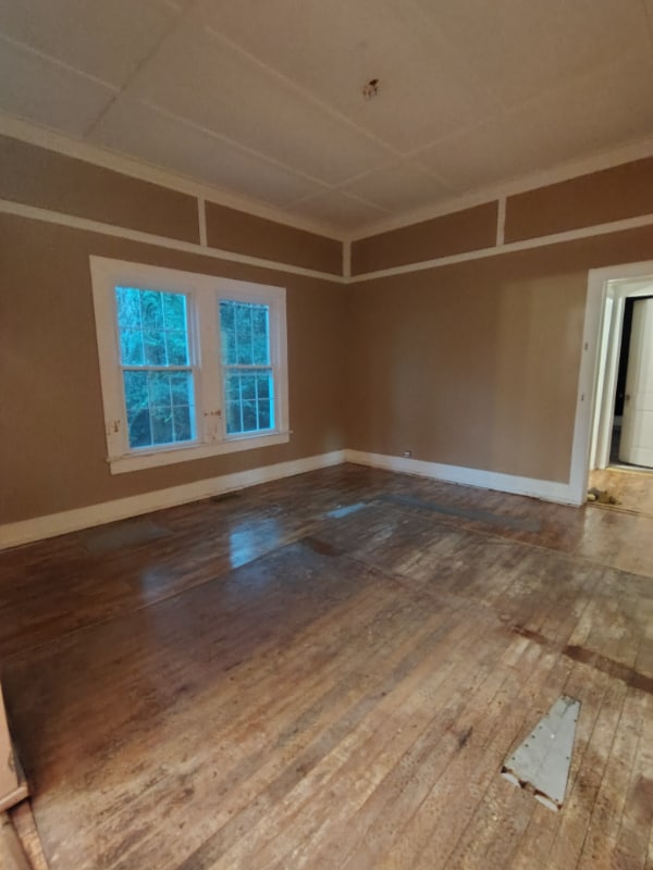 Building Photo - 521 E Greer St
