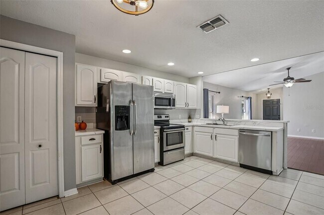 Building Photo - 7842 Citrus Blossom Dr