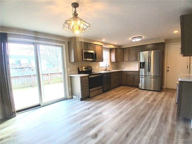 Building Photo - 8244 Mantova Dr