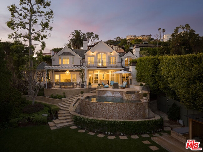 Building Photo - 541 Paseo Miramar
