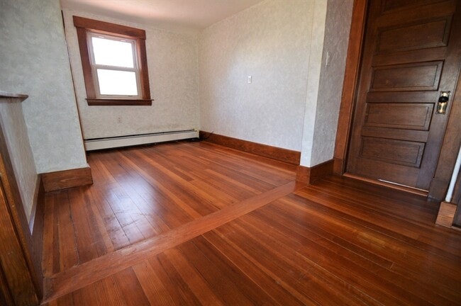Building Photo - 64 Ballardvale St
