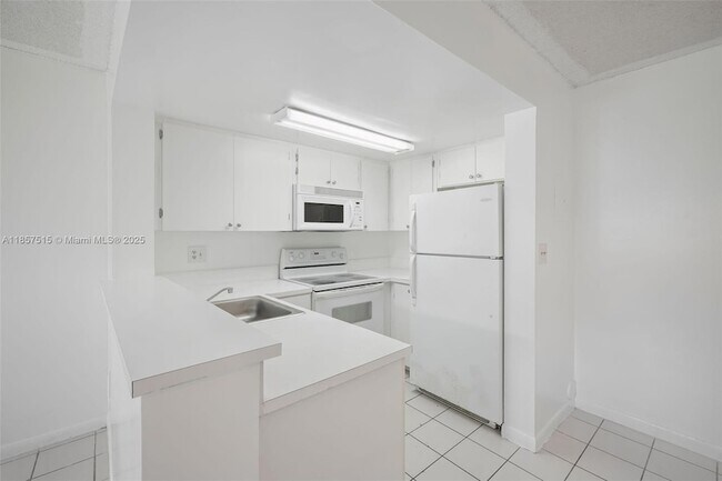 Building Photo - 8615 NW 5th Terrace