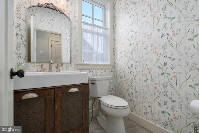 Building Photo - 3741 River Rd