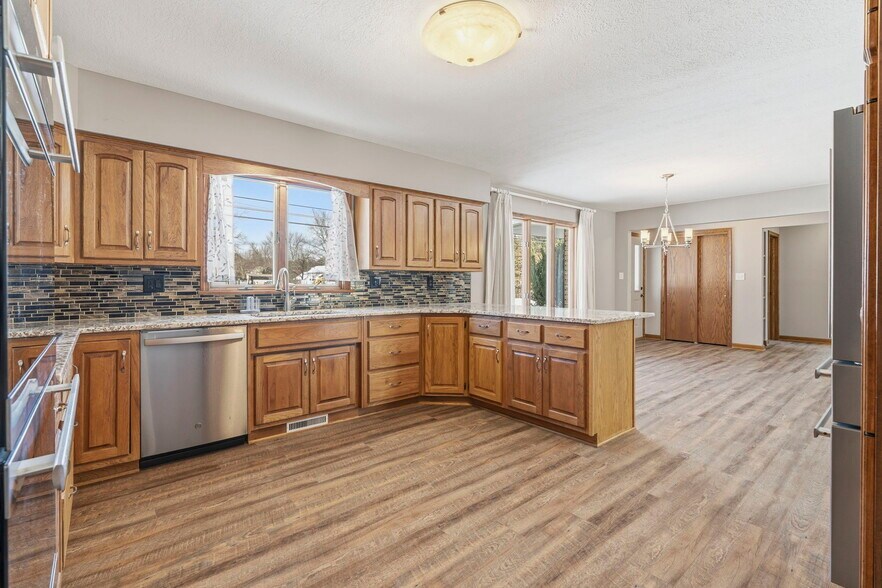 Building Photo - 1914 Raber Rd