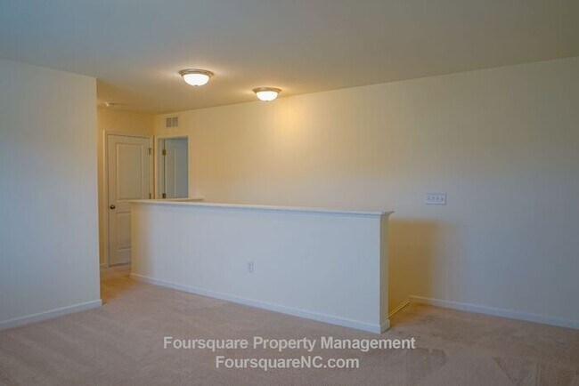 Building Photo - Spacious Single-Family Home with 1st Floor Office, Loft & Fenced Backyard , Includes Washer/Dryer