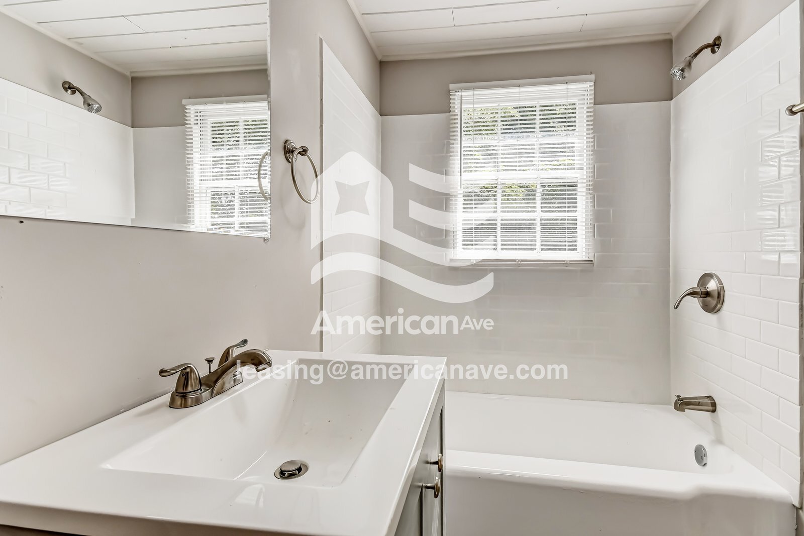 Building Photo - 1821 17th Ave E