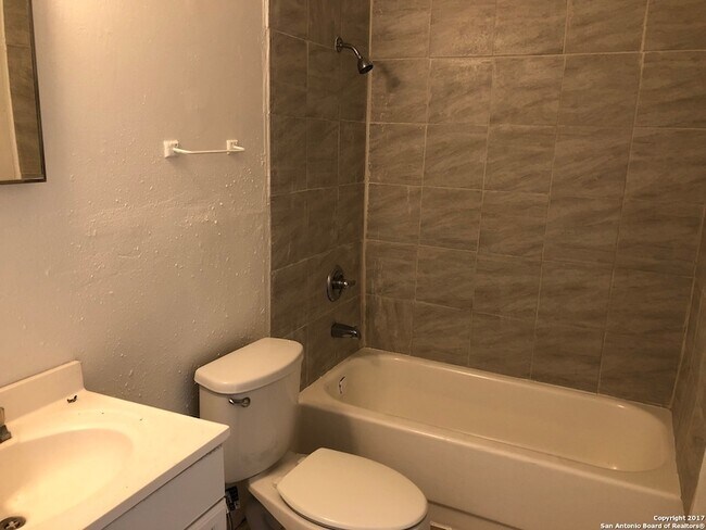 Building Photo - 11127 Belair Dr