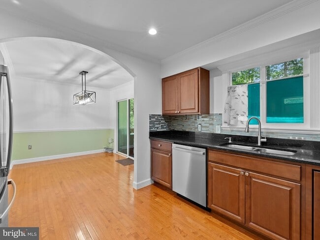 Building Photo - 2459 Pyrenees Ct