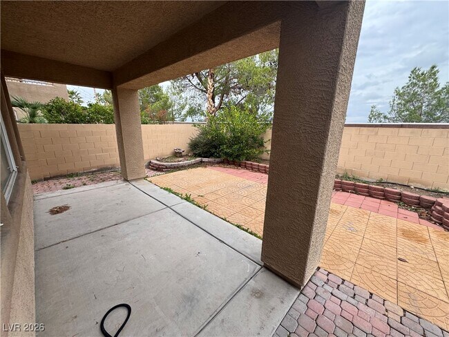 Building Photo - 332 Glistening Cloud Dr