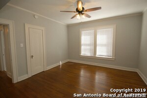 Building Photo - 131 E Ridgewood Ct