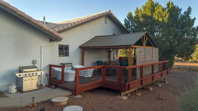 Building Photo - 627 Elmersville Rd