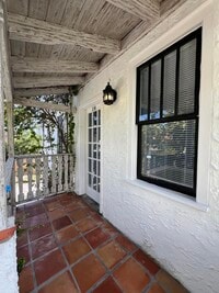 Building Photo - 318 S J St