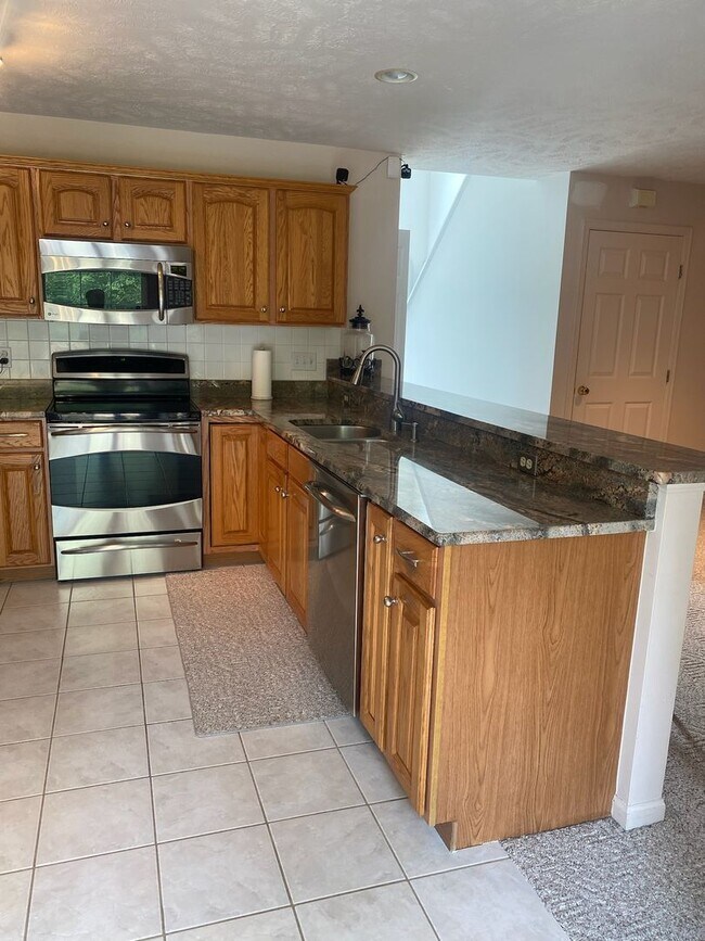 Building Photo - 25027 Rushmore Ct