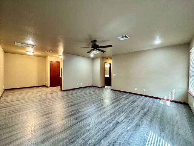 Building Photo - 1607 Lawter Rd
