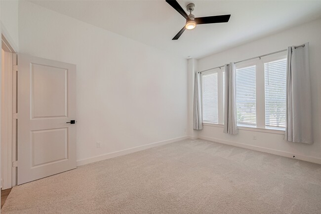 Building Photo - 24351 Dyer Hl Wy