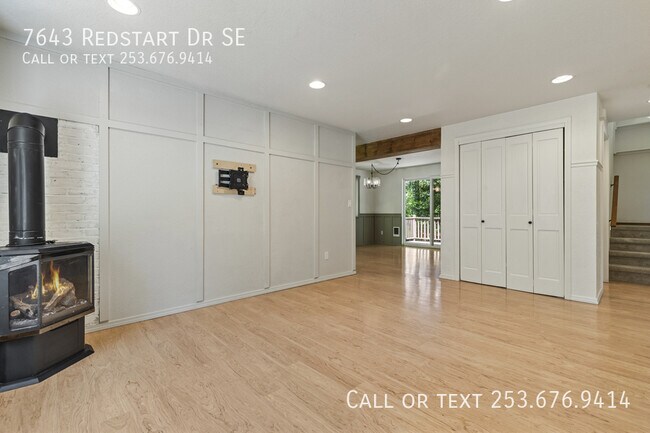 Building Photo - 7643 Redstart Dr SE