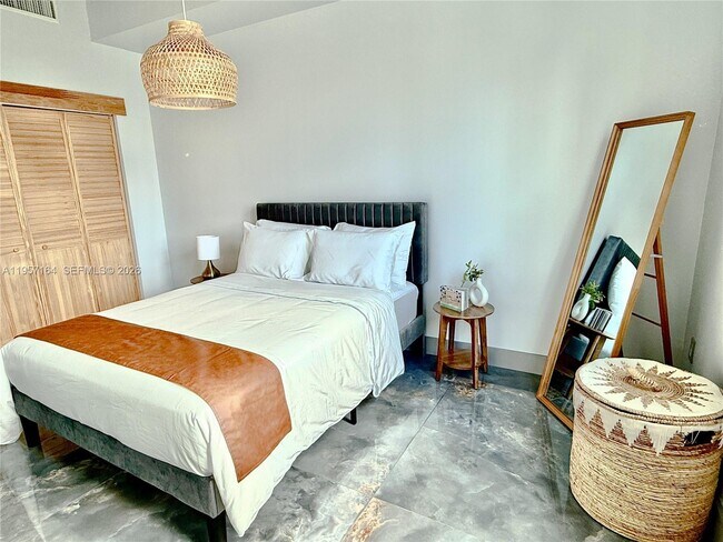 Building Photo - 234 NE 3rd St