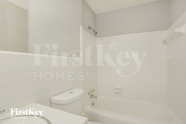 Building Photo - 1860 Gherry Dr