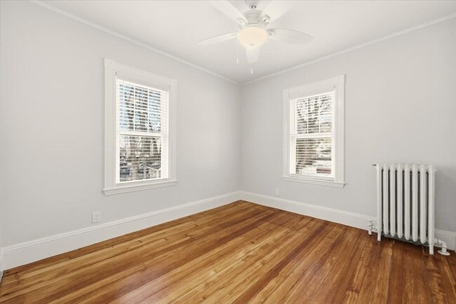 Building Photo - 22 Lewis St