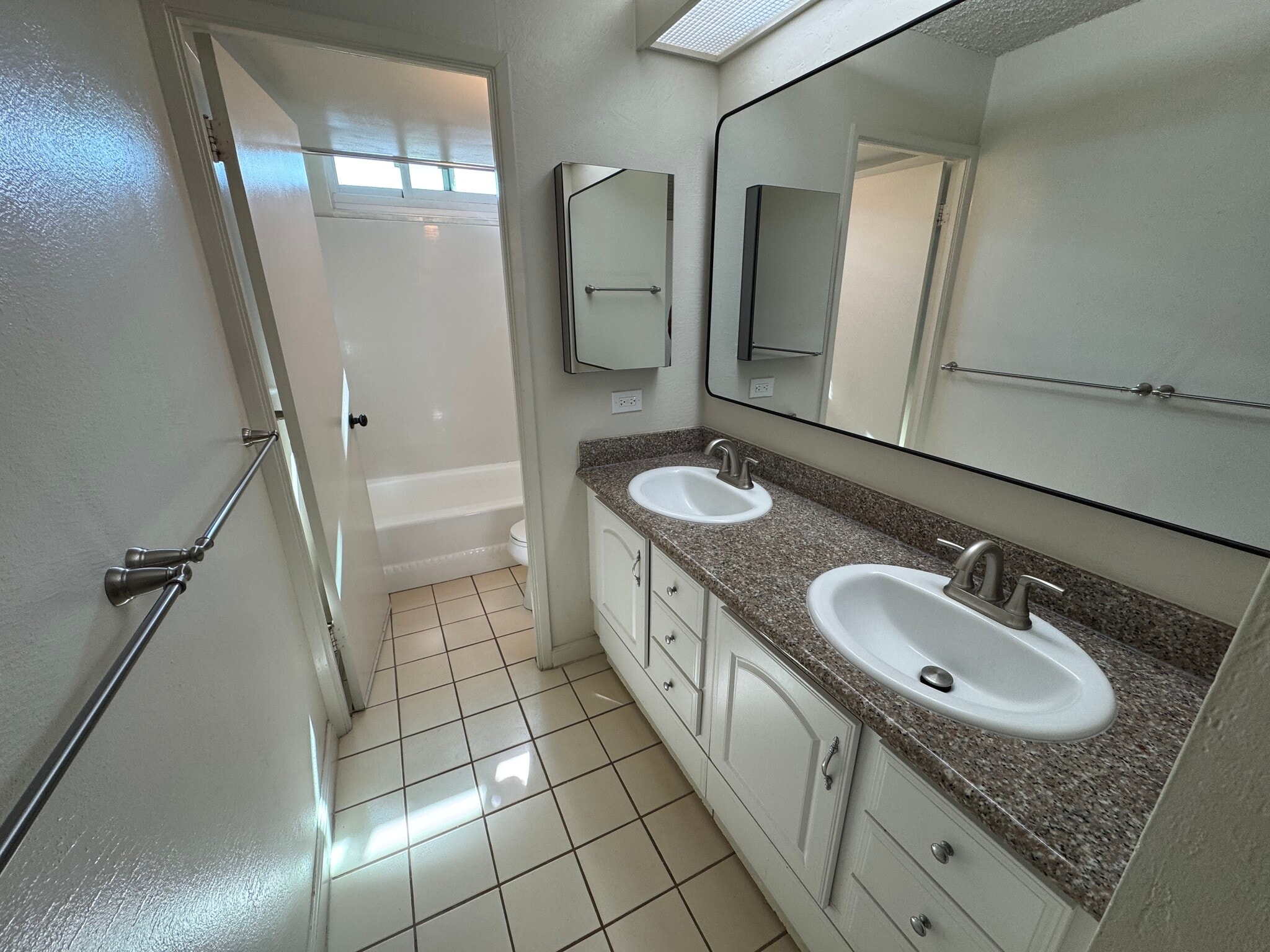 Building Photo - 98-410 Koauka Loop