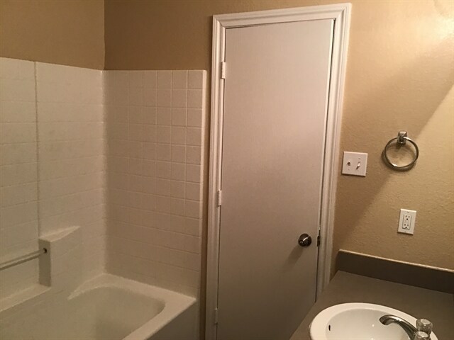 Building Photo - 2830 Wisner Cir
