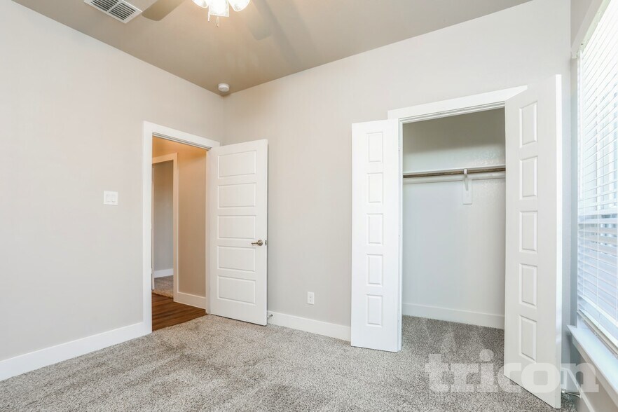 Building Photo - 10114 Ft Brown Trl