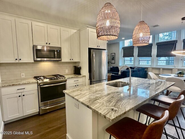 Building Photo - 77 Van Dam St