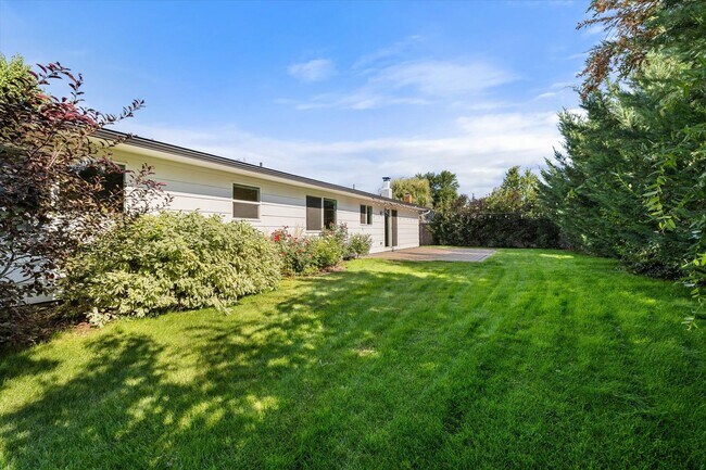 Building Photo - 3 Bed + Bonus in West Boise!