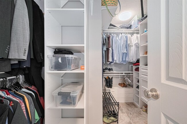 Building Photo - 14127 Britoak Ln